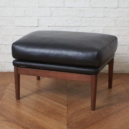 HORSE SHOE オットマン