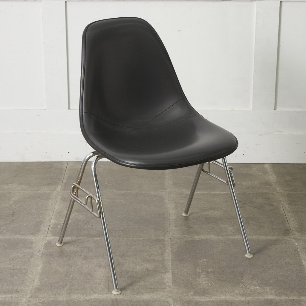 サイドシェルチェア スタッキングベース