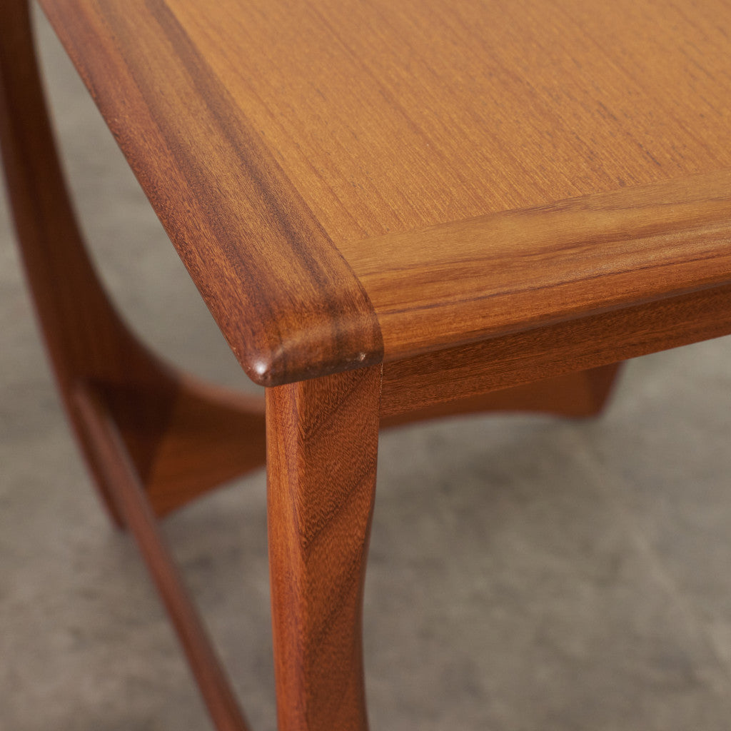 Astro ネストテーブル