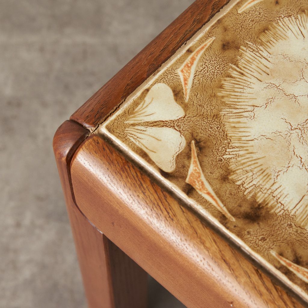 タイルトップ コーヒーテーブル