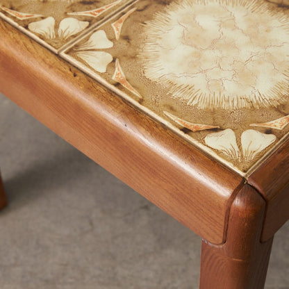 タイルトップ コーヒーテーブル