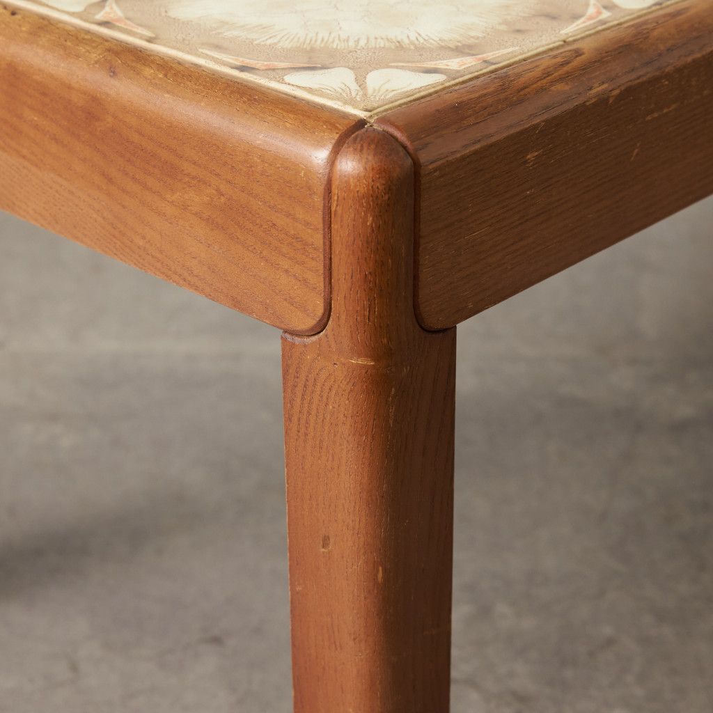 タイルトップ コーヒーテーブル