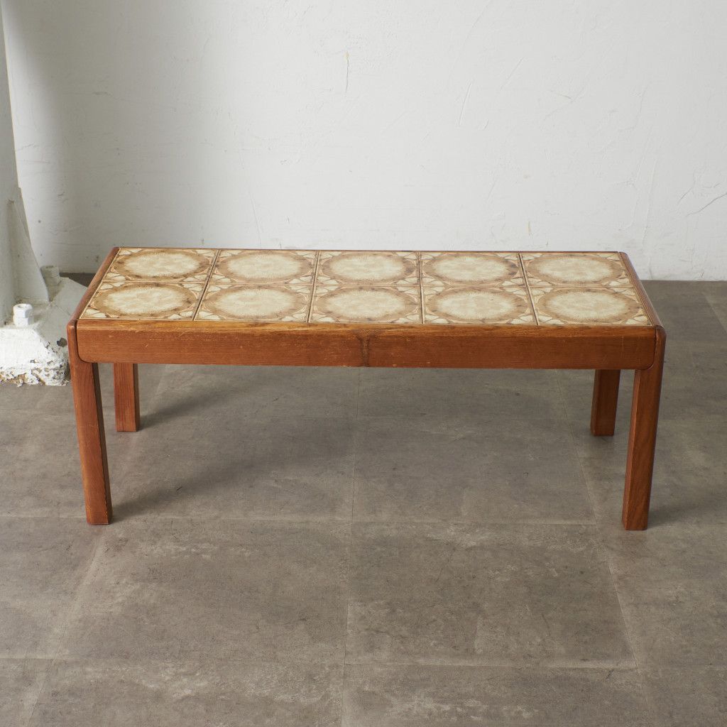 タイルトップ コーヒーテーブル