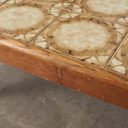 タイルトップ コーヒーテーブル