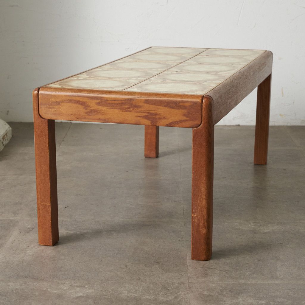 タイルトップ コーヒーテーブル