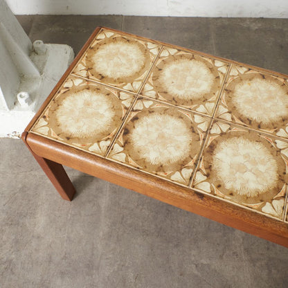 タイルトップ コーヒーテーブル