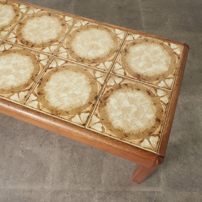 タイルトップ コーヒーテーブル