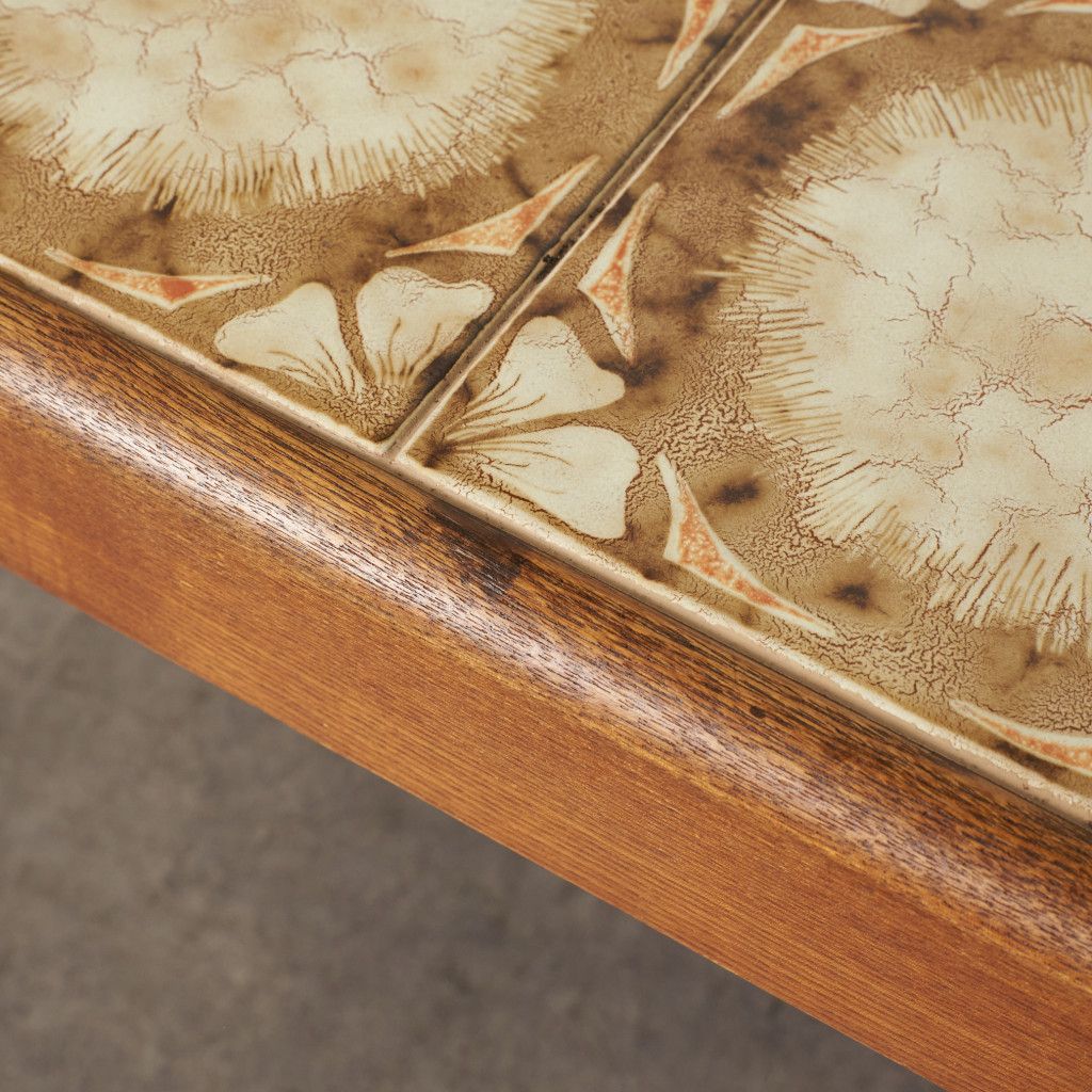 タイルトップ コーヒーテーブル