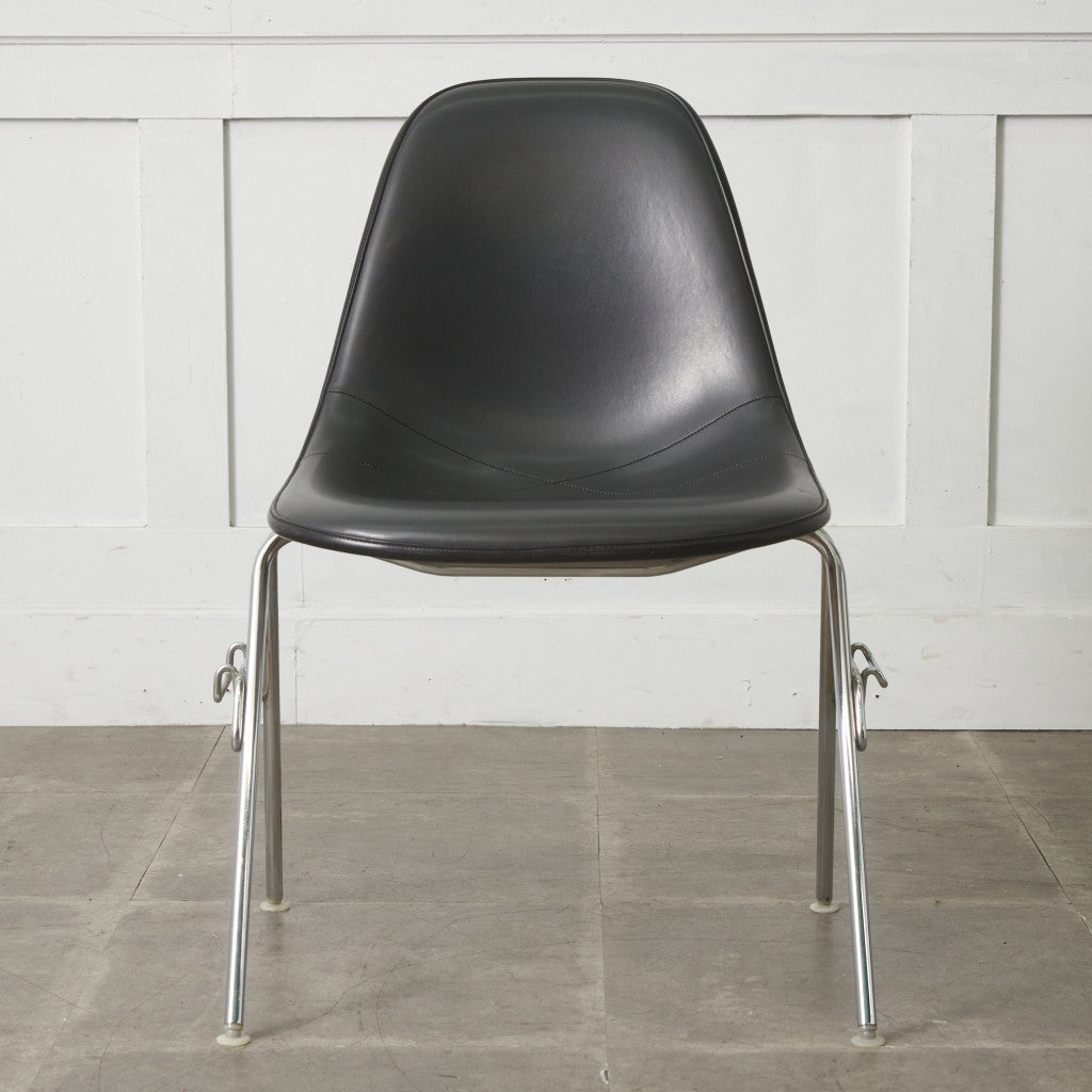 サイドシェルチェア スタッキングベース