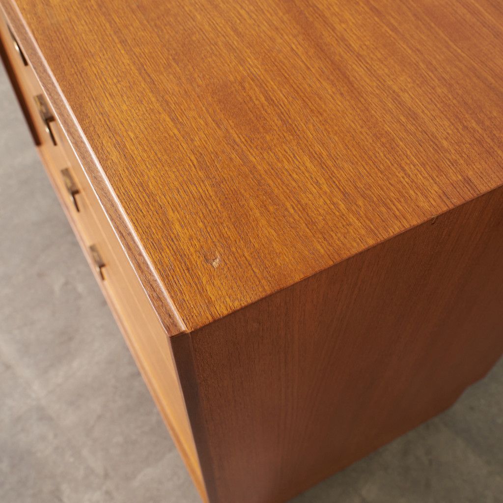 Form FIVE 4段チェスト