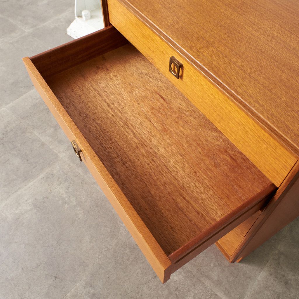 Form FIVE 4段チェスト