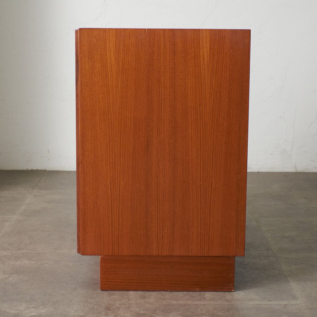 Form FIVE 4段チェスト