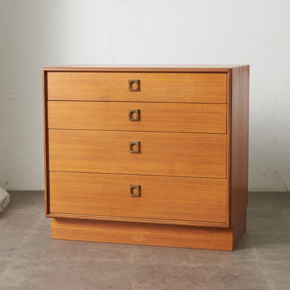 Form FIVE 4段チェスト