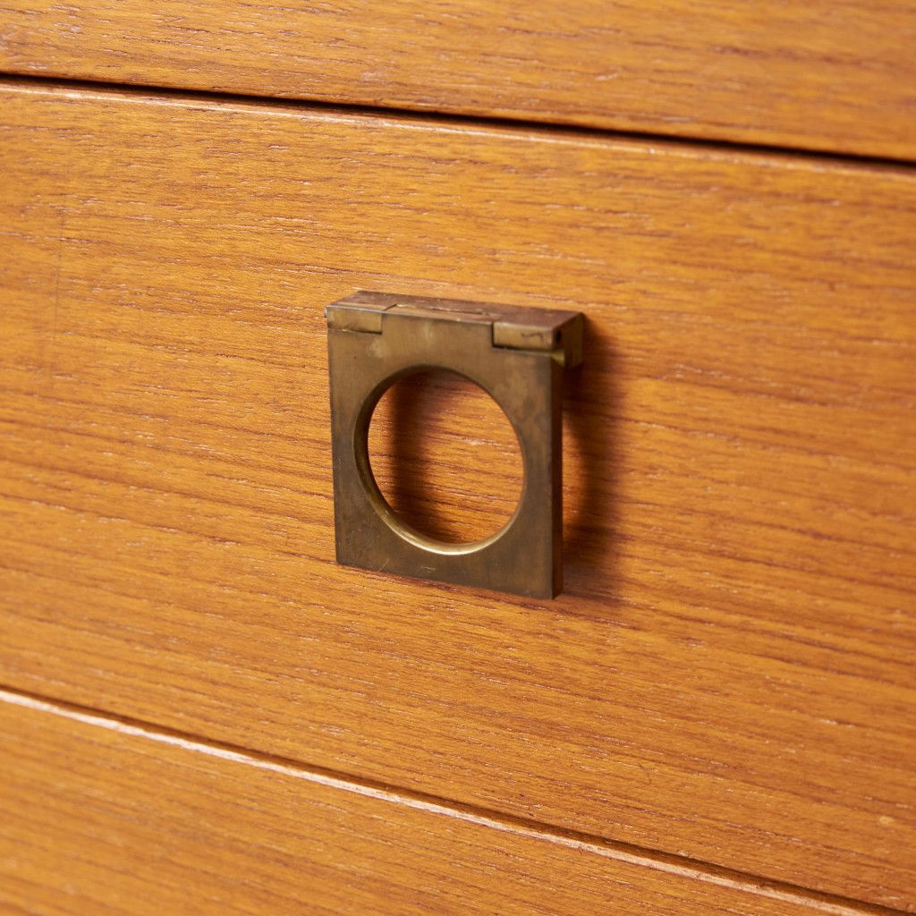 Form FIVE 4段チェスト