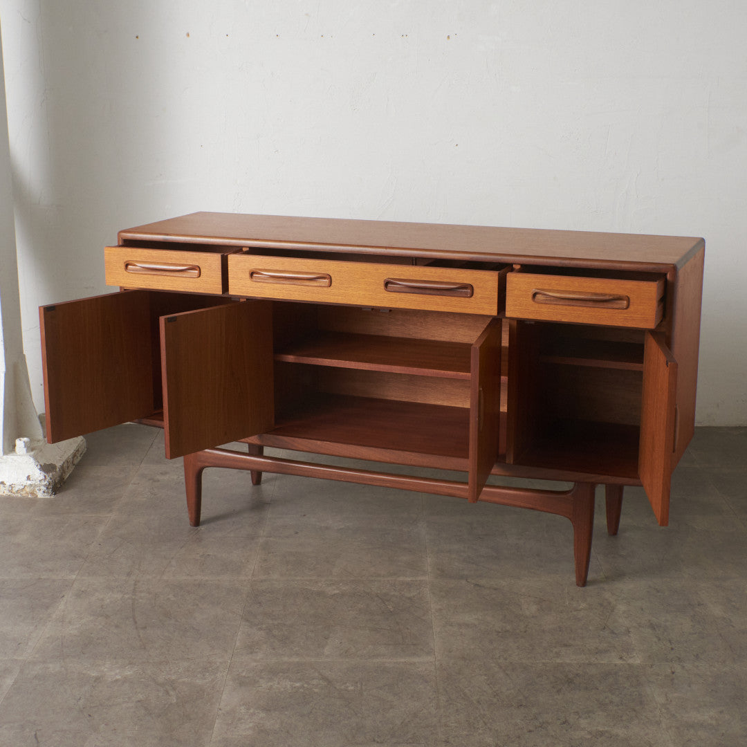 Fresco 脚付きサイドボード (4072)