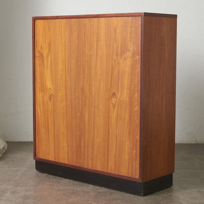 英国ヴィンテージ ナローガラスキャビネット