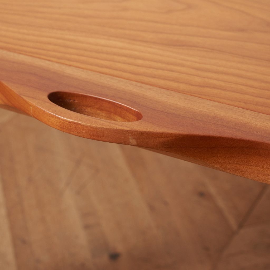 キャスター付きリビングテーブル