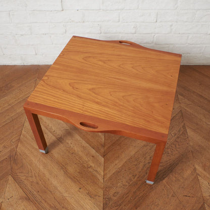 キャスター付きリビングテーブル