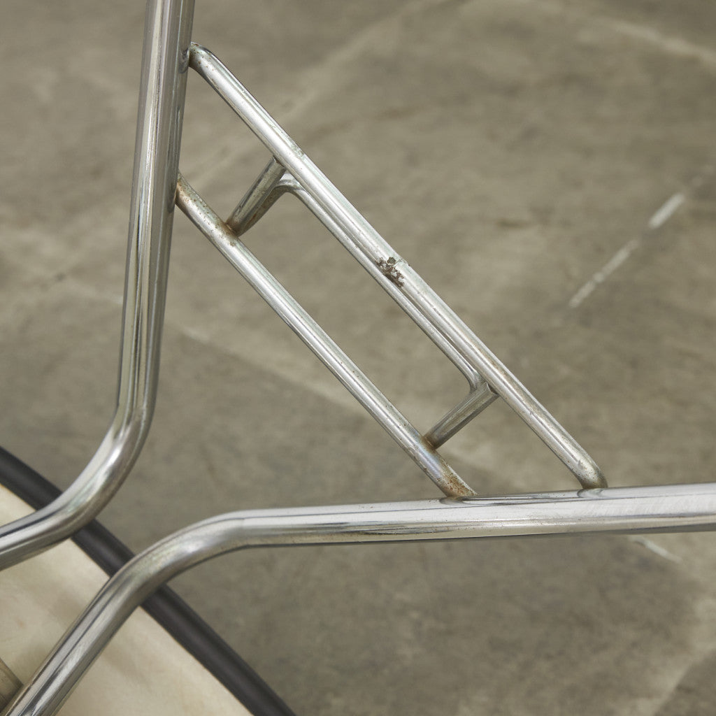 サイドシェルチェア スタッキングベース