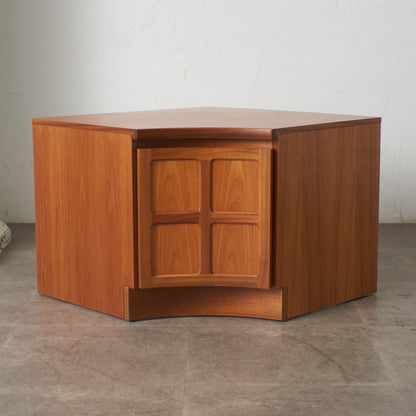 ヴィンテージ 凹型コーナーキャビネット