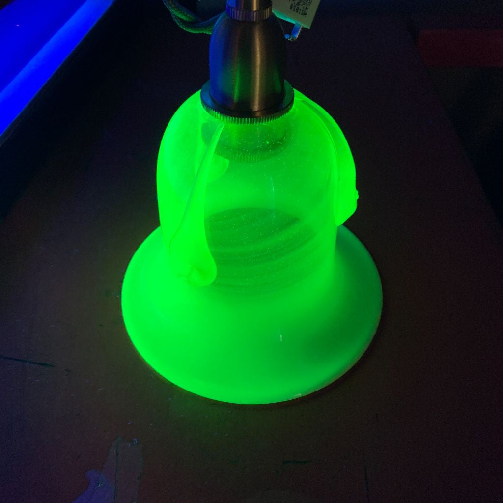 西欧アンティーク ヴァセリンガラス ペンダントライト