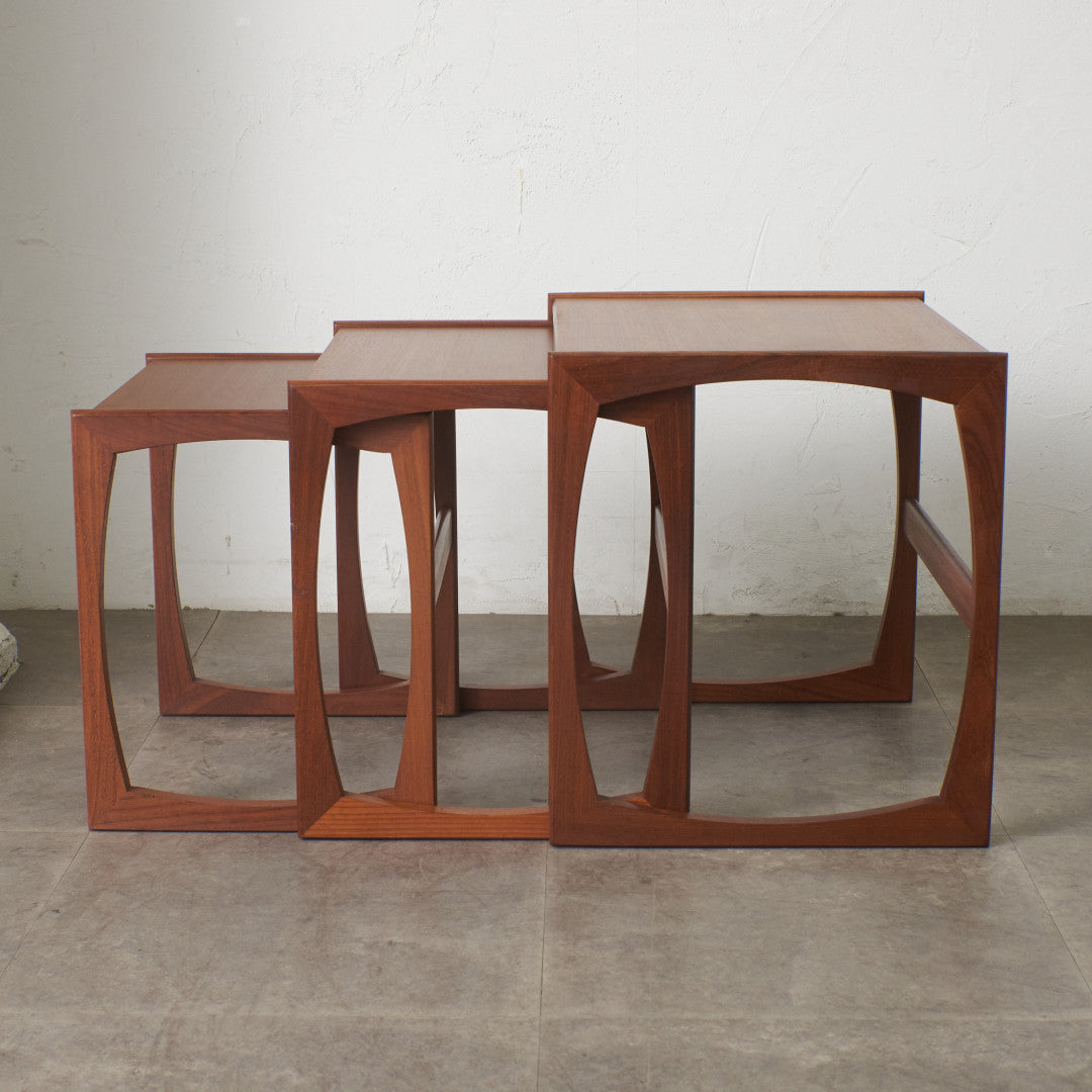 Quadrille ヴィンテージ ネストテーブル