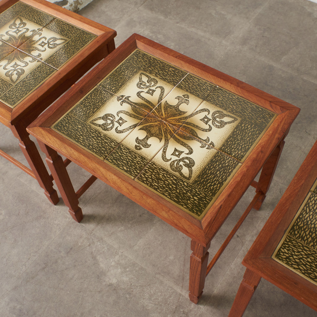 英国ヴィンテージ タイルトップ ネストコーヒーテーブル