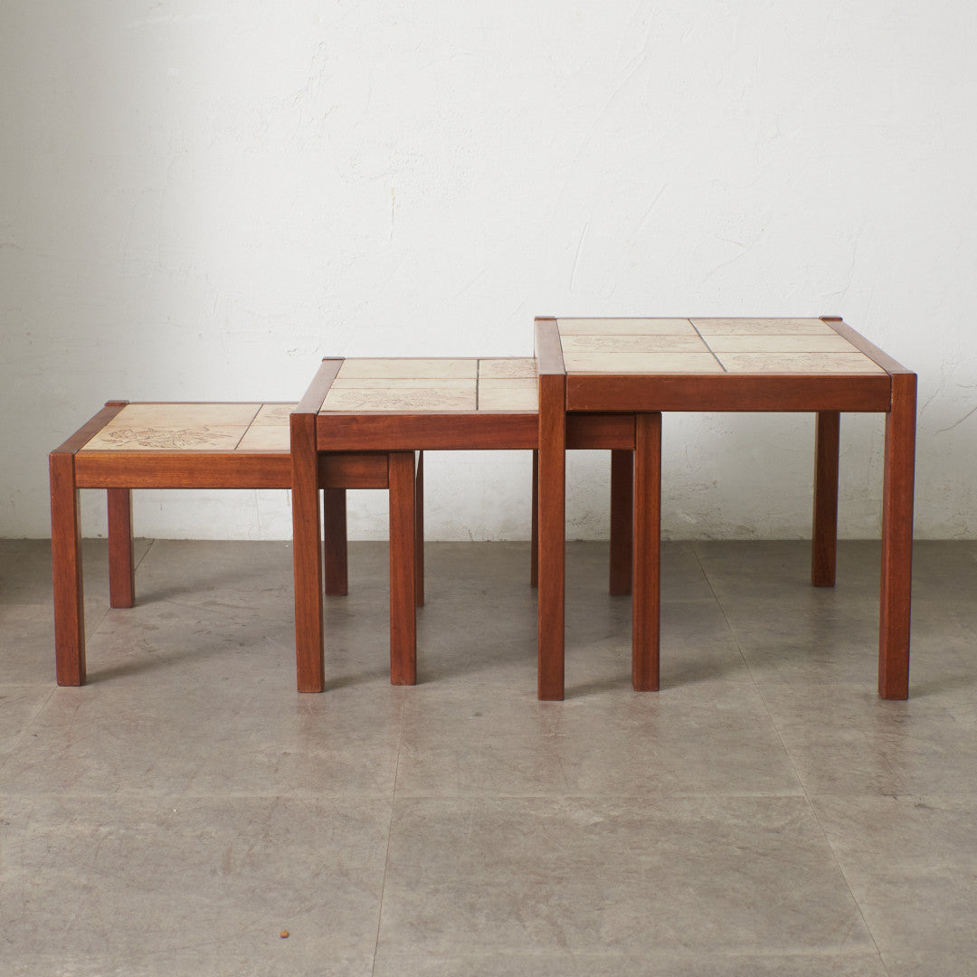 英国ヴィンテージ タイルトップ ネストコーヒーテーブル｜rocca rocca