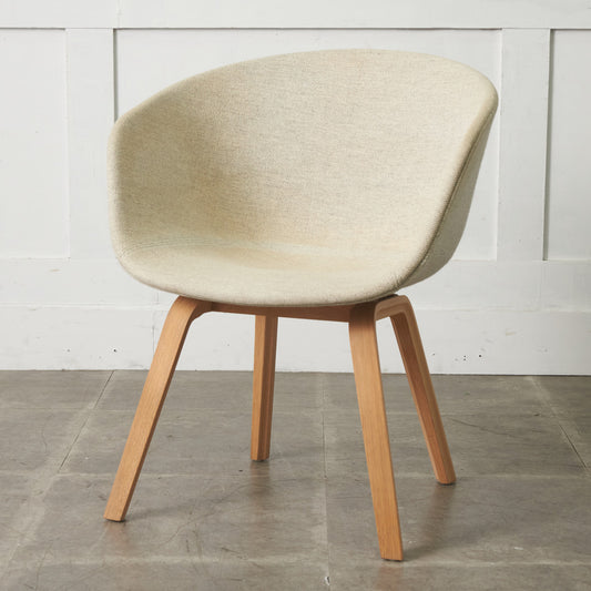 ABOUT A CHAIR アバウト ア チェア