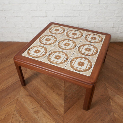 タイルトップ コーヒーテーブル