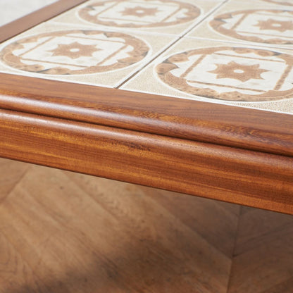 タイルトップ コーヒーテーブル