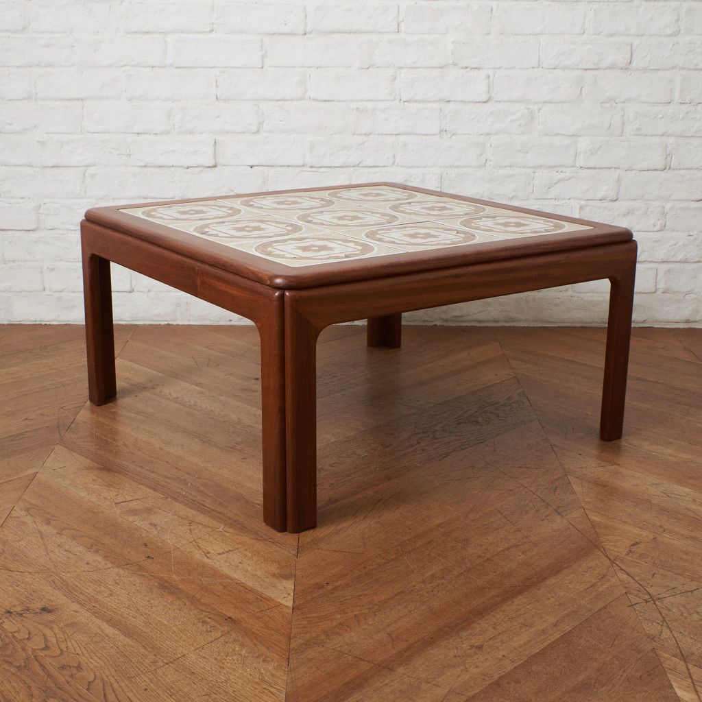 タイルトップ コーヒーテーブル