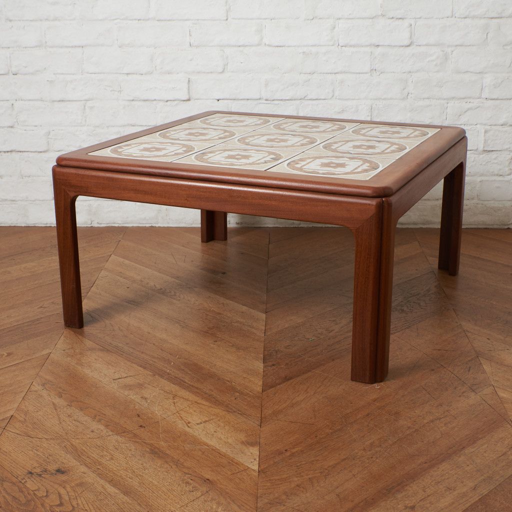 タイルトップ コーヒーテーブル