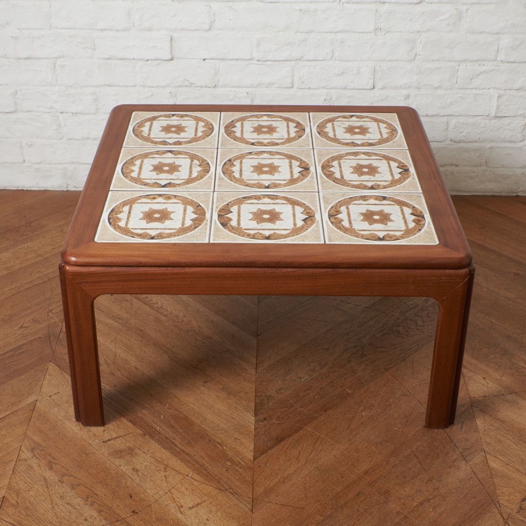 タイルトップ コーヒーテーブル