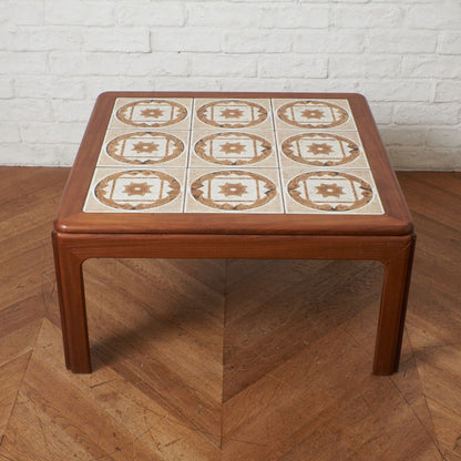 タイルトップ コーヒーテーブル