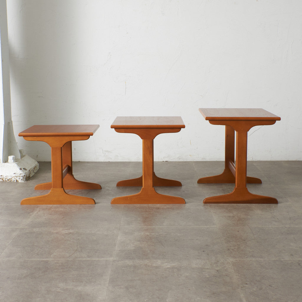 英国ヴィンテージ ネストテーブル