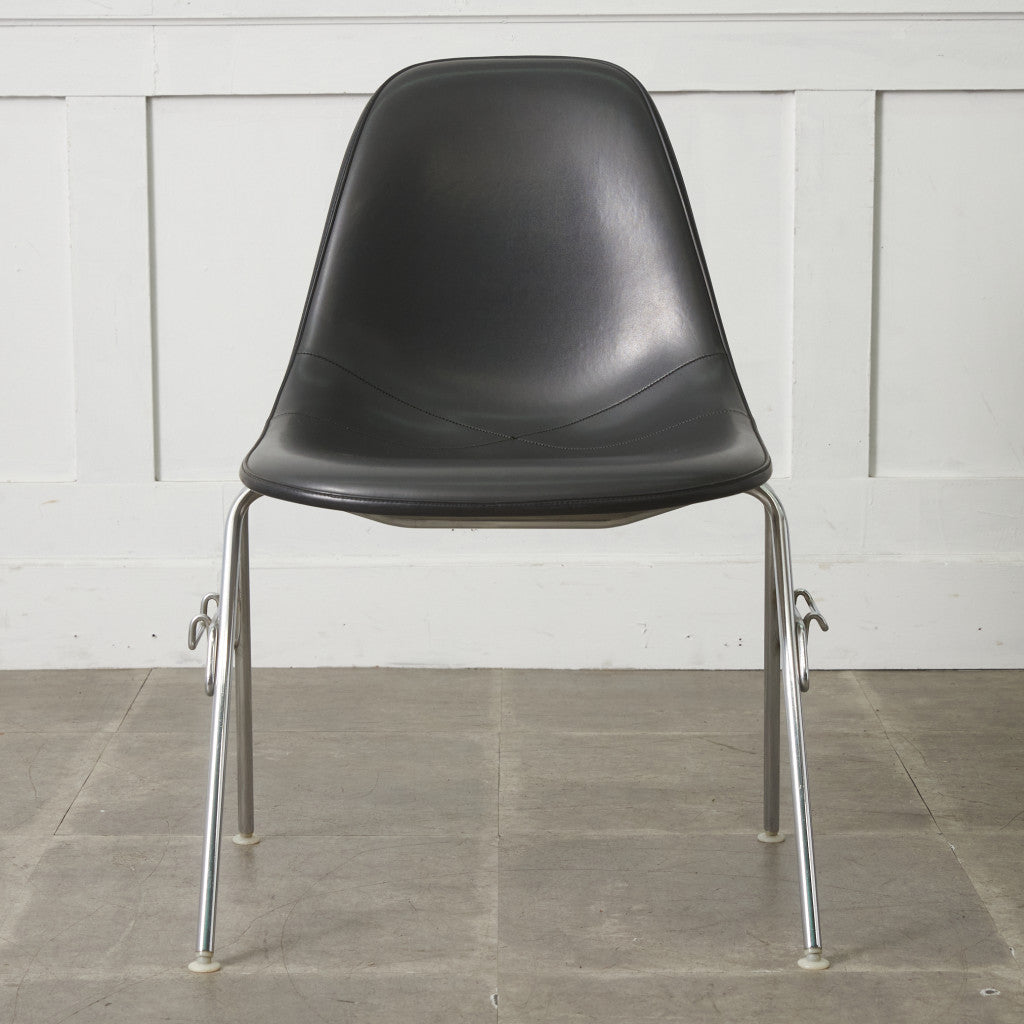 サイドシェルチェア スタッキングベース