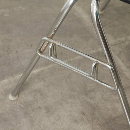 サイドシェルチェア スタッキングベース