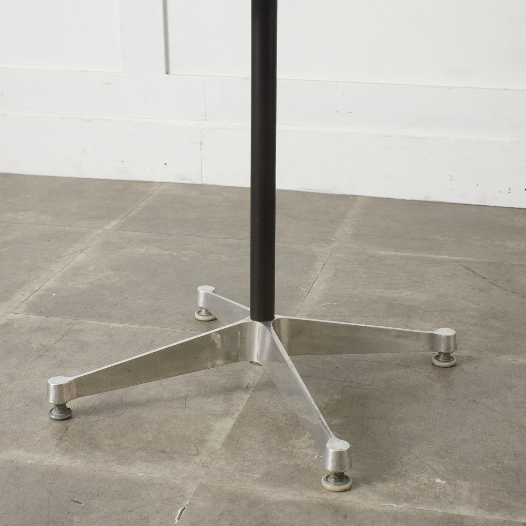 イームズ コントラクトベース テーブル