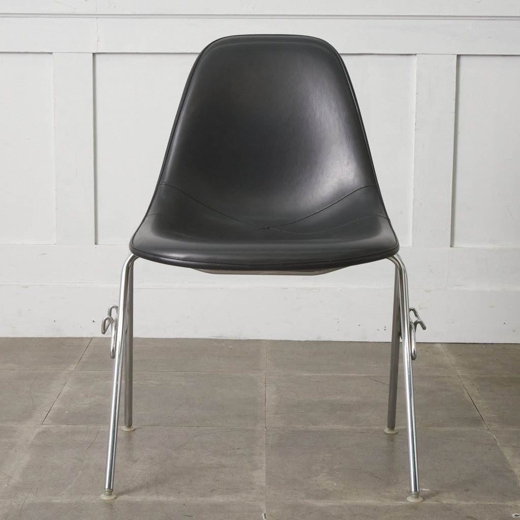 サイドシェルチェア スタッキングベース