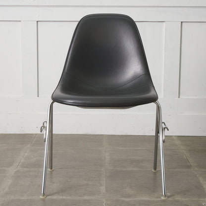 サイドシェルチェア スタッキングベース