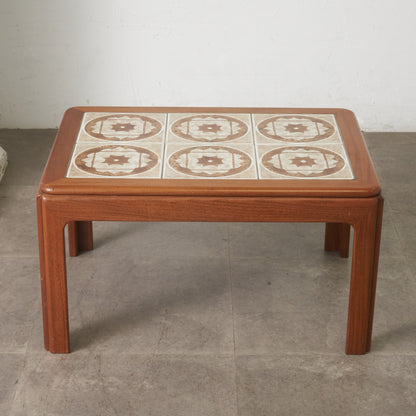 タイルトップ コーヒーテーブル