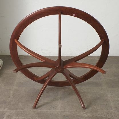 スパイダーコーヒーテーブル