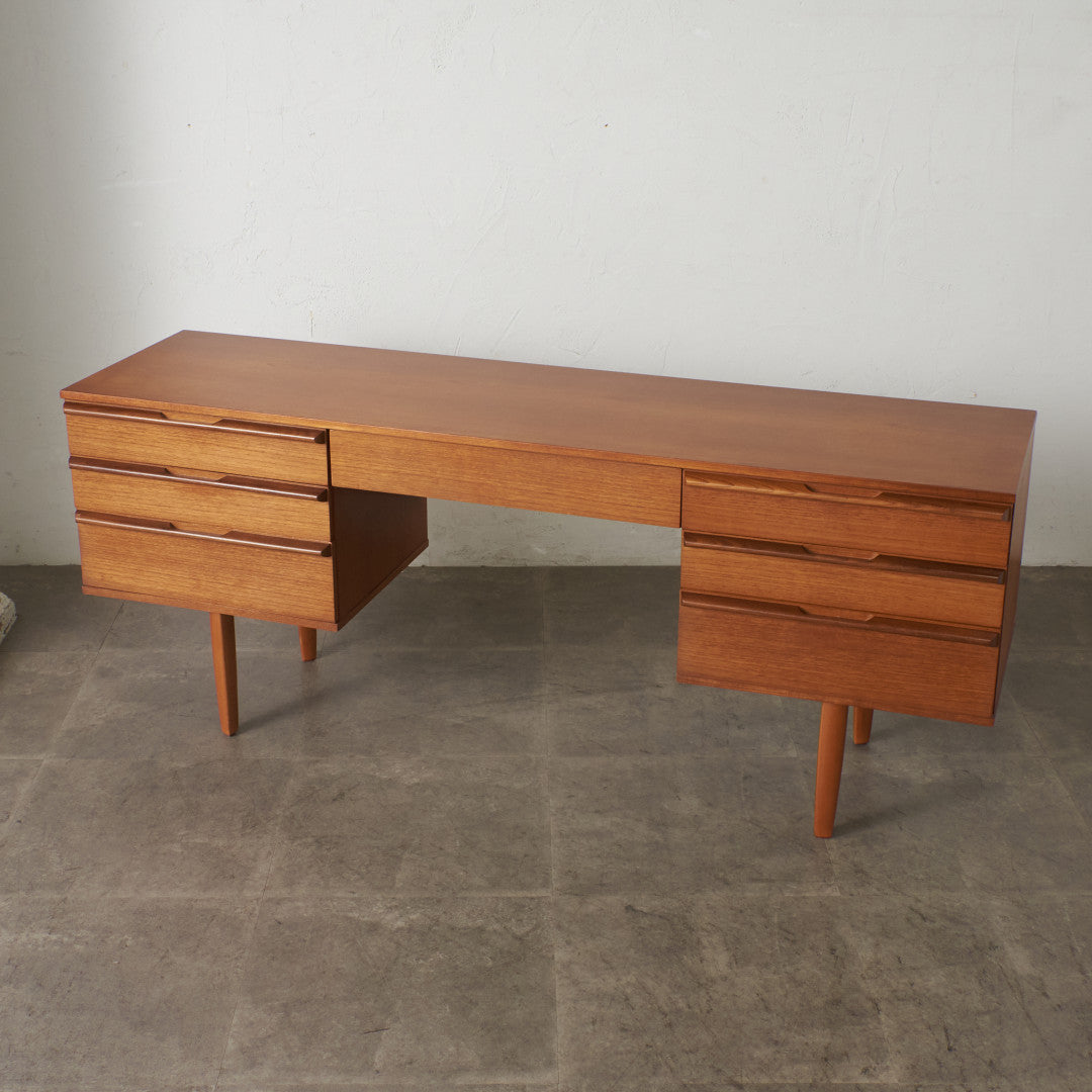 ヴィンテージのデスク・ワーキングテーブル特集｜rocca rocca