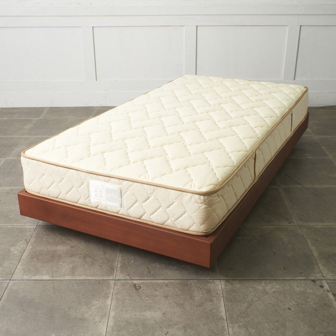 米国購入　ベッドフレーム 1980年代　クラッシックカントリー　ビンテージ 米国購入 ベッドフレーム 1980年代 クラッシックカントリー ビンテージ