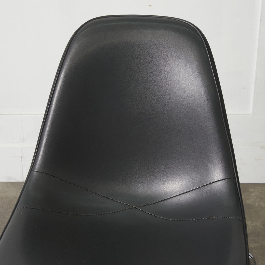 サイドシェルチェア スタッキングベース