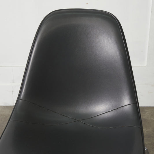 サイドシェルチェア スタッキングベース