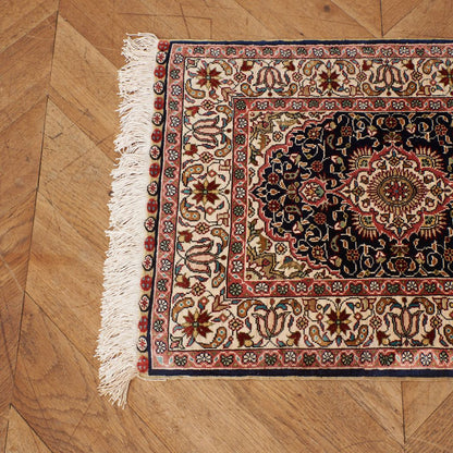 工房銘入り シルク製 ペルシャ絨毯