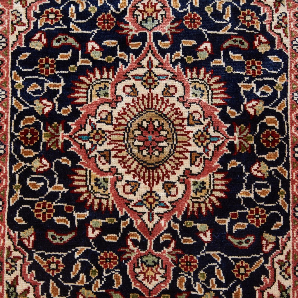 工房銘入り シルク製 ペルシャ絨毯