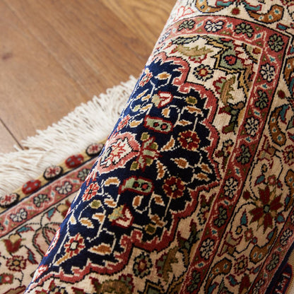 工房銘入り シルク製 ペルシャ絨毯